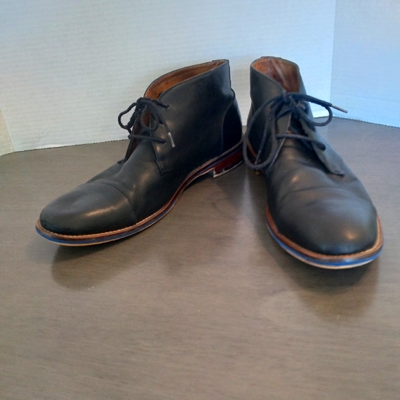 Johnston & Murphy black leather boots size 8
